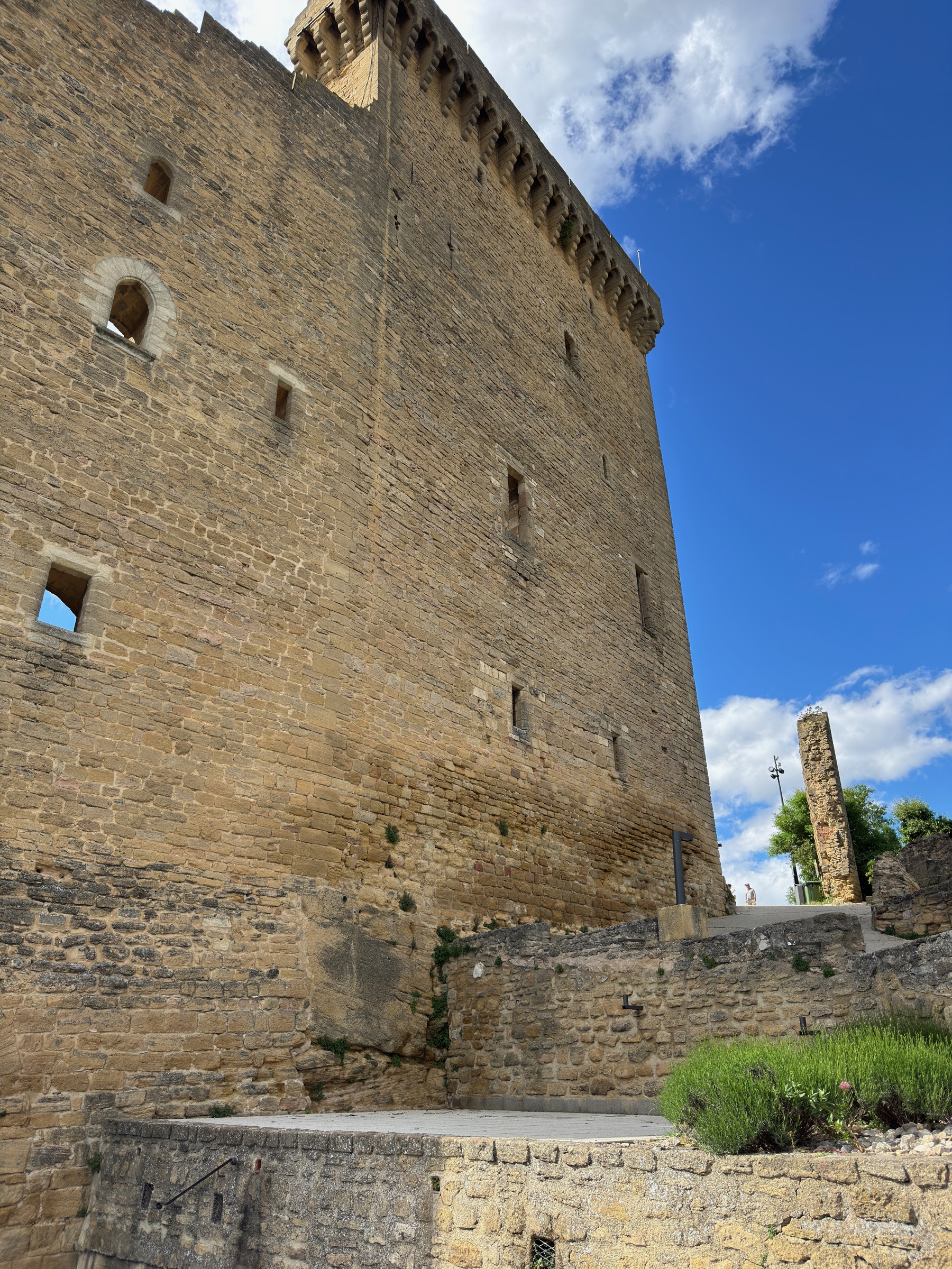 Close-up of the Châteauneuf-du-Pape castle stonework